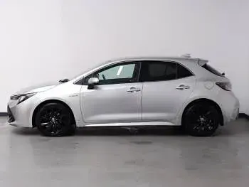 Usado Toyota Corolla Design 122 HP (89 kW) 2021 Prateado Citadino