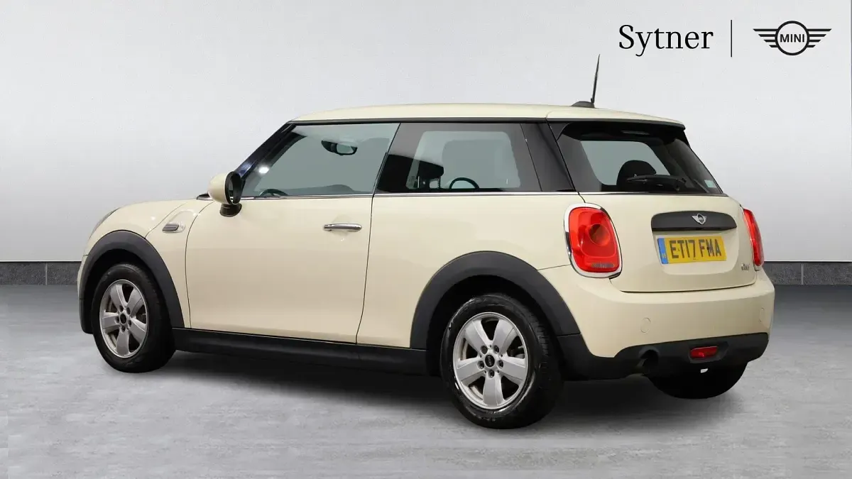 Used Mini ONE Hatch 101 HP (74 kW) 2017 White Hatchback