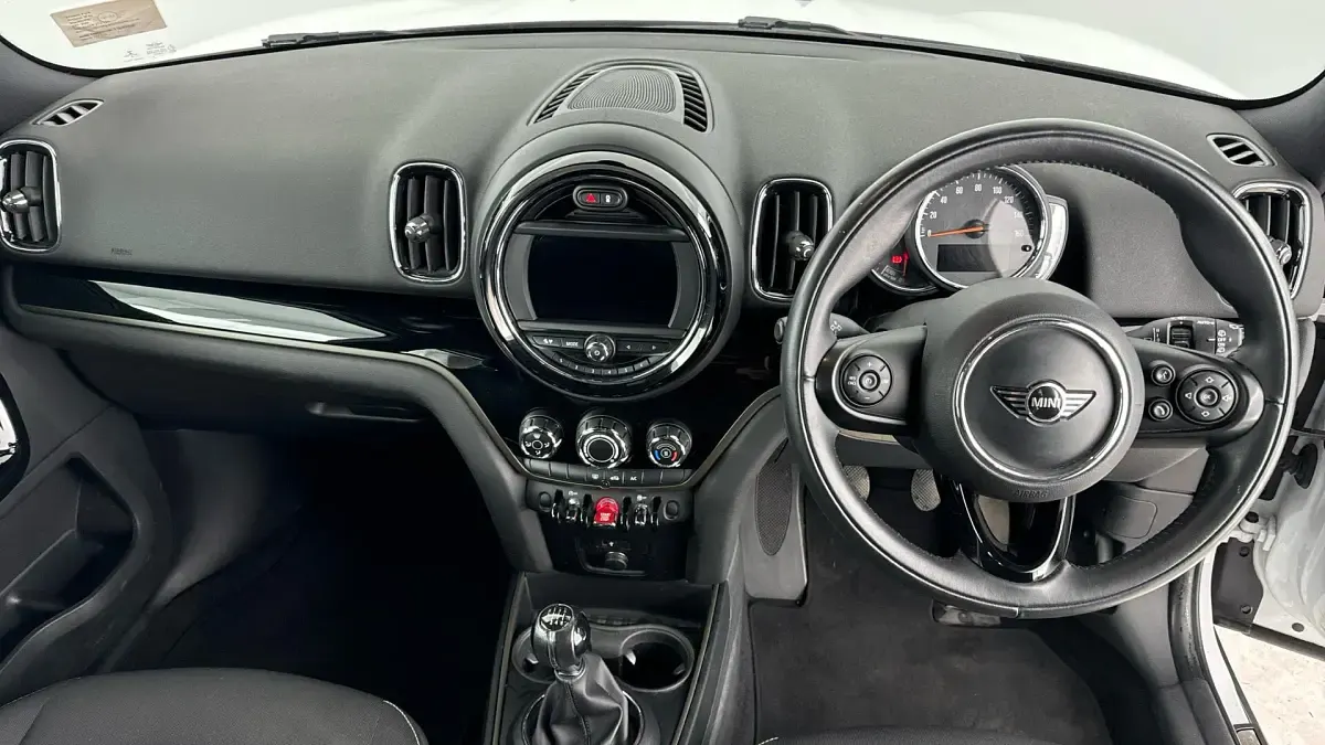 Used Mini Cooper Countryman 134 HP (98 kW) 2018 White SUV