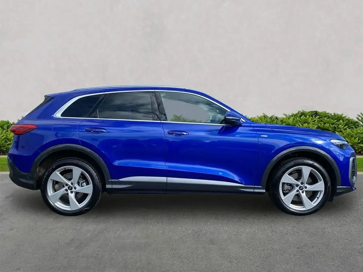 Used Audi Q5 S-Line 204 HP (150 kW) 2025 Blue SUV