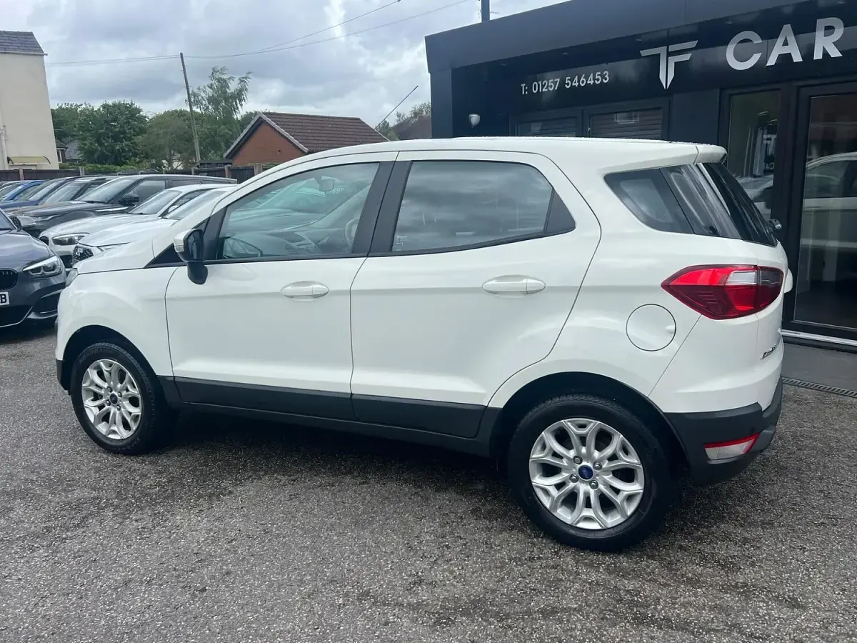 Used Ford Ecosport Zetec 112 HP (82 kW) 2017 White SUV