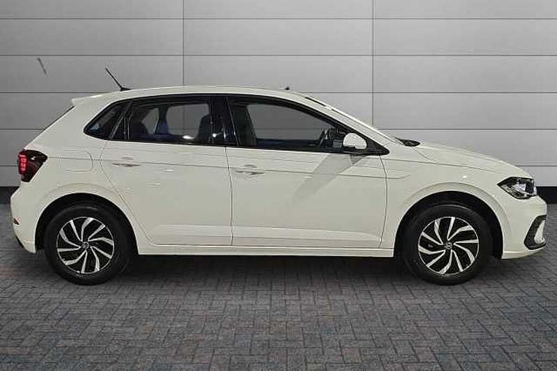 Used VW Polo Life 80 HP (58 kW) 2023 White Hatchback