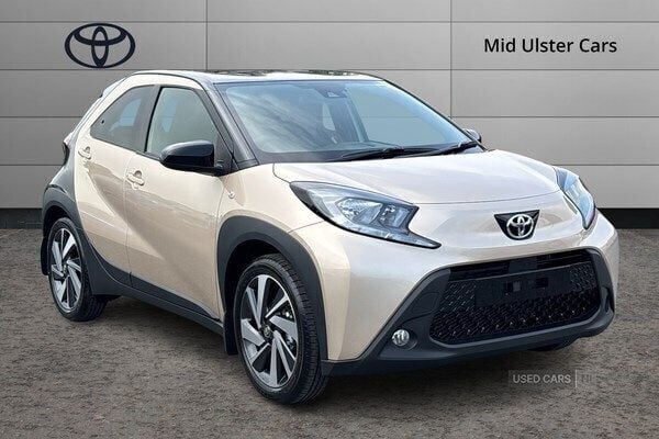 Beige New 2025 Toyota Aygo Hatchback | £14,995 (Fair price) - Image 1/4