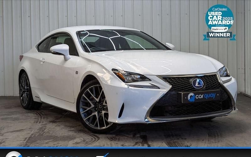 Usado Lexus RC300h Sport Line 223 HP (164 kW) 2018 Coupé