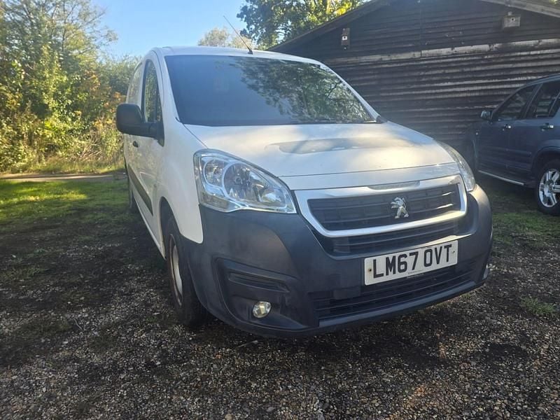 White Used 2018 Peugeot Partner MPV | £2,595 (Fair price) - Image 1/4