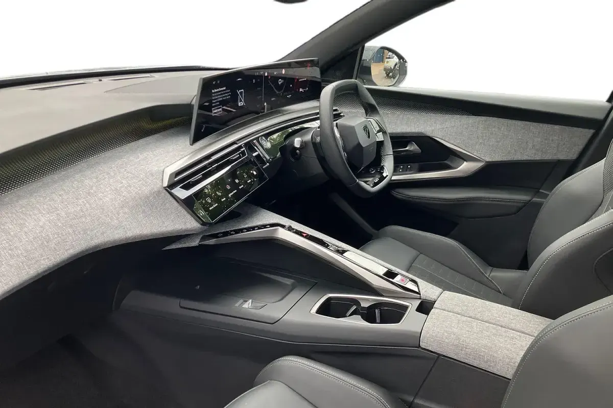 Used Peugeot 5008 GT 136 HP (100 kW) 2025 Grey SUV