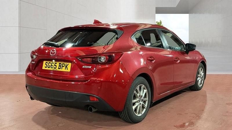 Begagnad Mazda 3 165 HK (121 kW) 2015 Röd Halvkombi