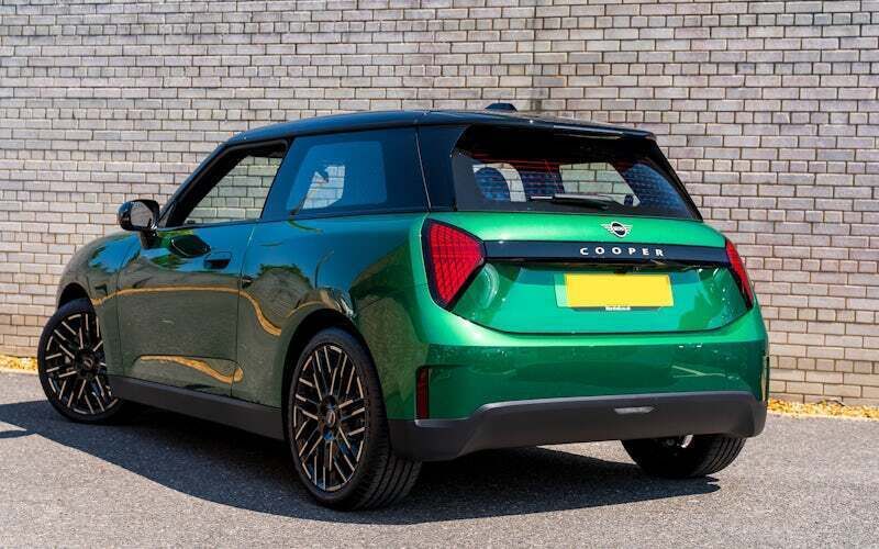 Used Mini Cooper Exclusive 135 kW (184 HP) 2025 Hatchback