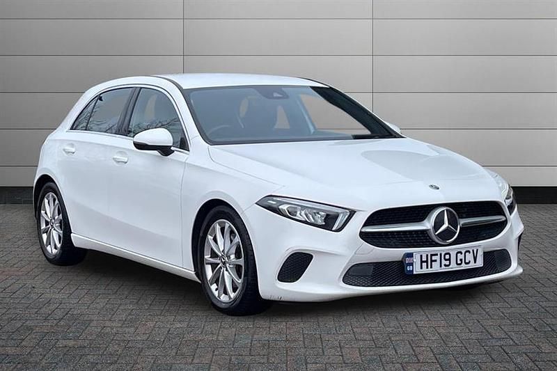 Polar white Used 2019 Mercedes A200 Hatchback | £15,150 (Good price) - Image 1/4