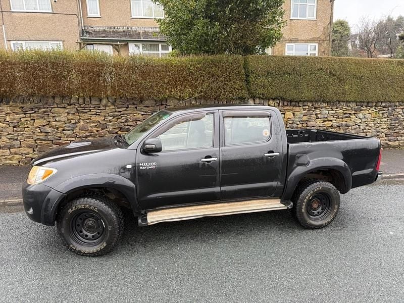 Used Toyota HiLux 2006 Black Pickup