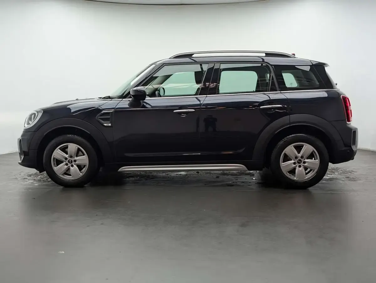 Used Mini Cooper Countryman Classic 2022 Blue and black SUV
