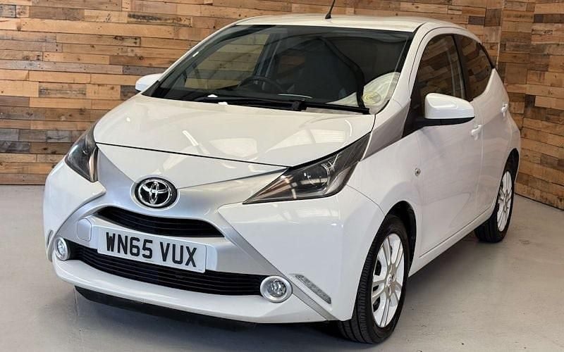 Gebraucht Toyota Aygo X-pure 69 PS (50 kW) 2015 Weiß Kleinwagen