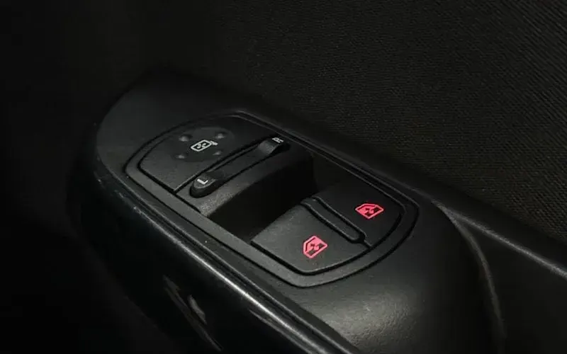 Used Vauxhall Corsa SRi 90 HP (66 kW) 2019 Hatchback