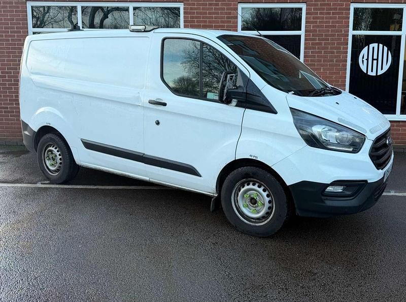 Used Ford Transit Custom 105 HP (77 kW) 2019 White Van