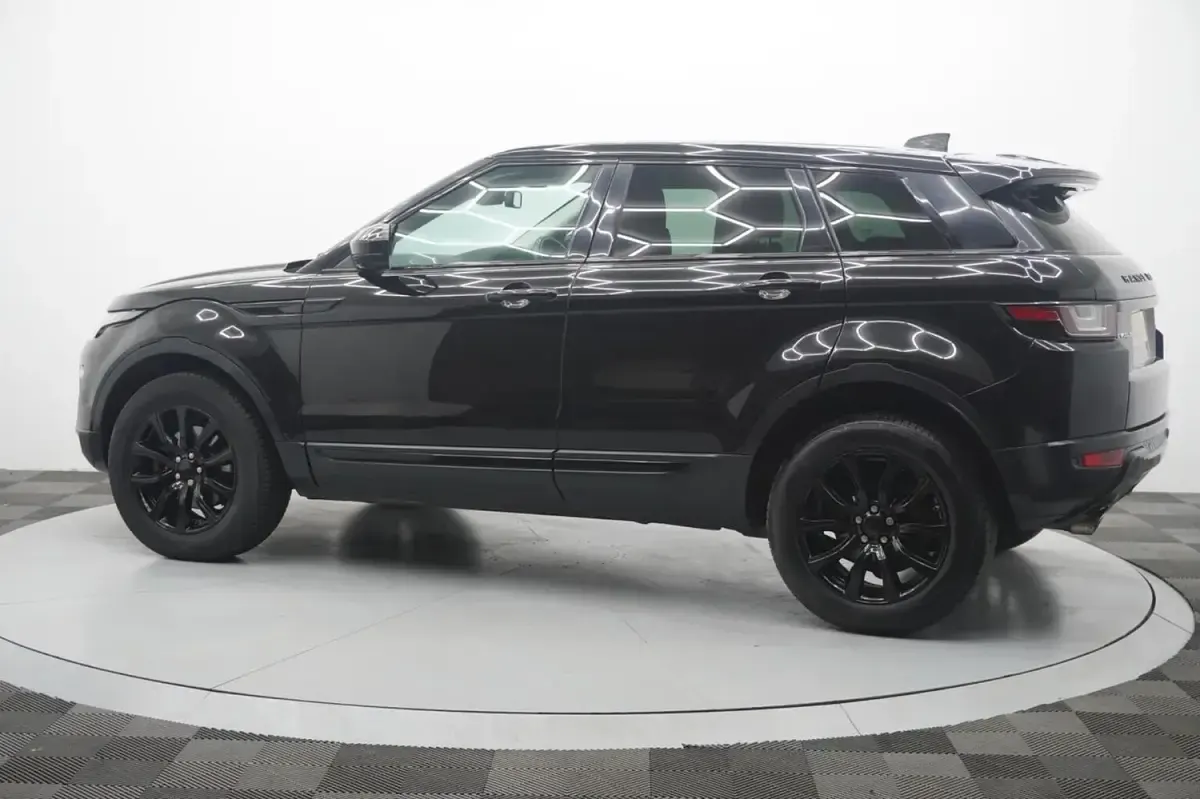 Used Land Rover Range Rover evoque SE 180 HP (132 kW) 2017 Black SUV
