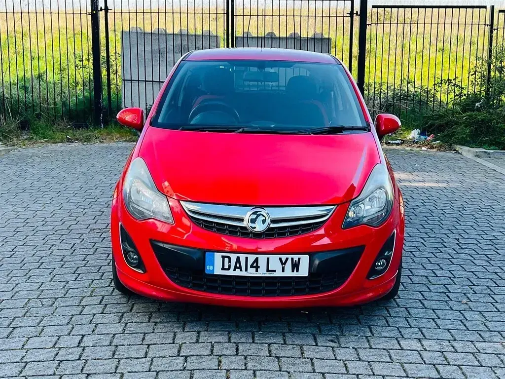 Second-hand Vauxhall Corsa SRi 100 CP (73 kW) 2014 Roșu Hatchback