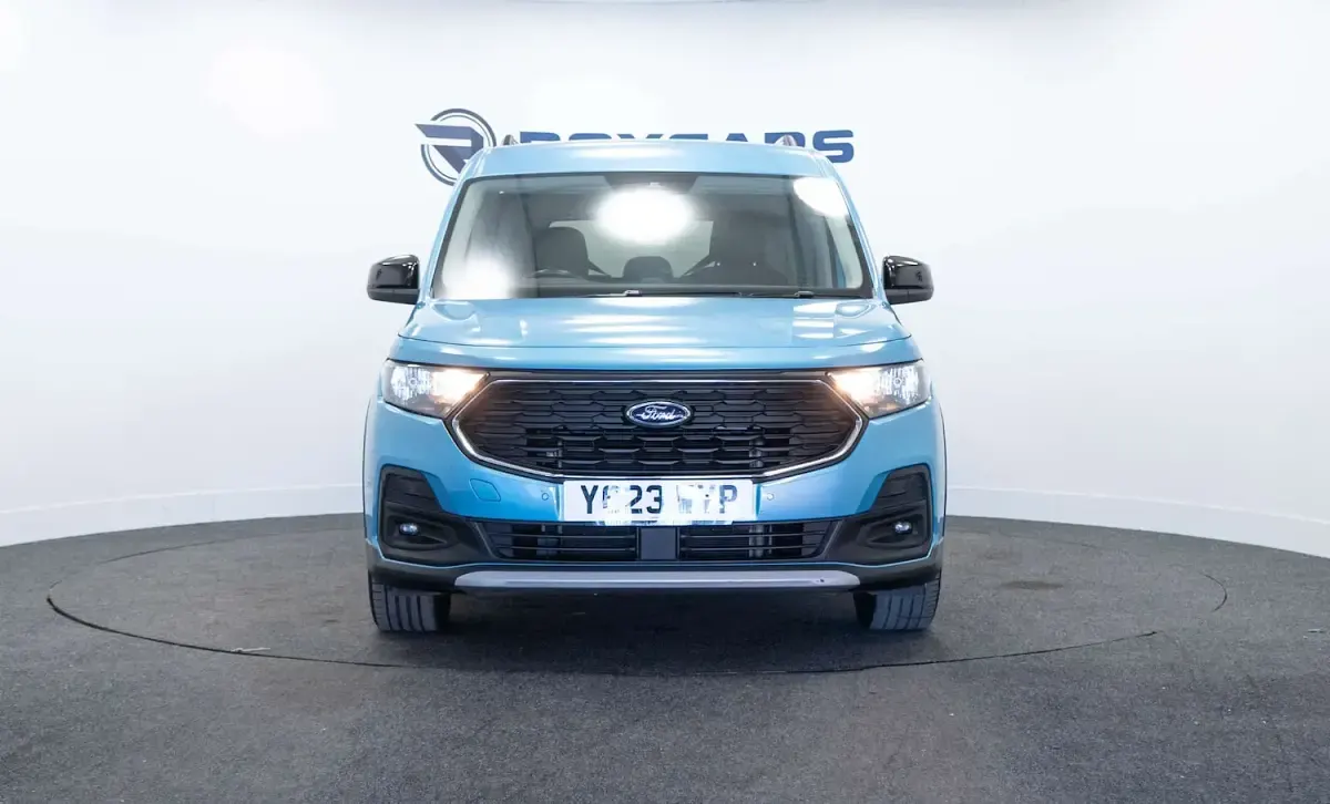 Used Ford Grand Tourneo Connect Active 122 HP (89 kW) 2023 Blue MPV