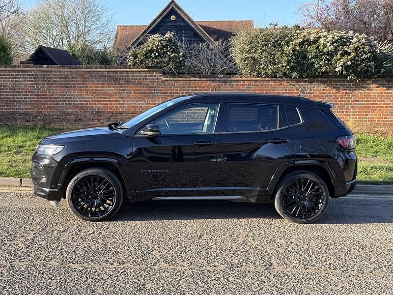 Usado Jeep Compass 237 HP (174 kW) 2022 Preto SUV