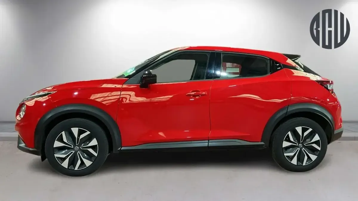 Used Nissan Juke Acenta 114 HP (83 kW) 2022 Red SUV