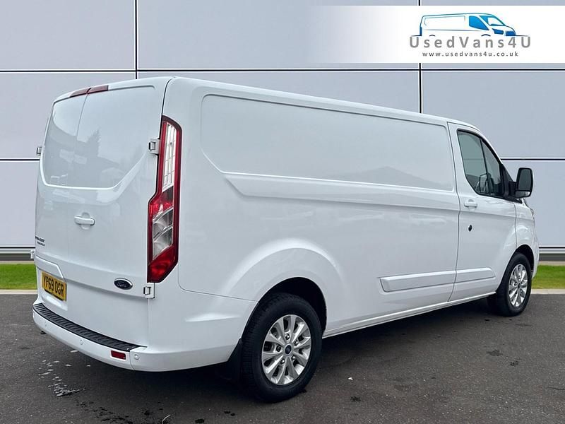 Used Ford Transit Custom Limited 130 HP (95 kW) 2019 White Van
