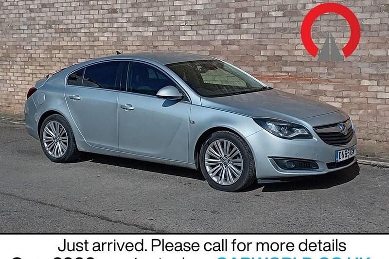 Used Vauxhall Insignia S 140 HP (102 kW) 2015 Silver Hatchback