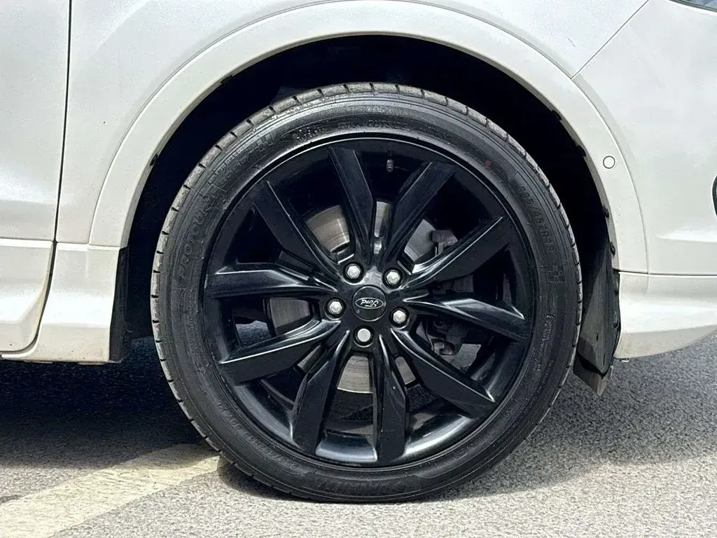 Second-hand Ford Kuga ST-Line X 150 CP (110 kW) 2018 Alb SUV