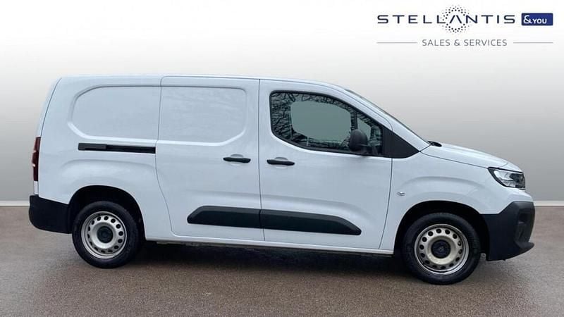Used Peugeot Partner 101 HP (74 kW) 2025 White MPV