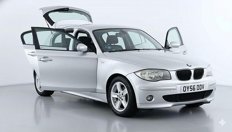 Used BMW 118 Sport Line 129 HP (94 kW) 2006 Silver Hatchback