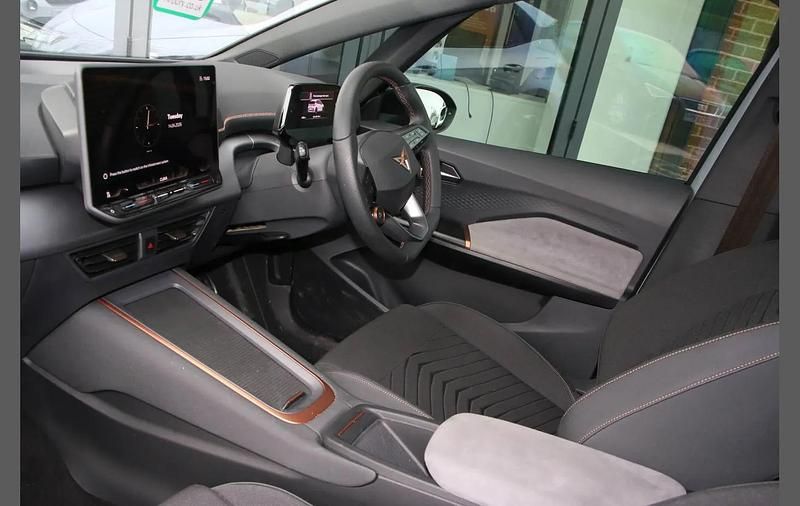 Used Cupra Born e-Boost 169 kW (231 HP) 2025 Silver Hatchback