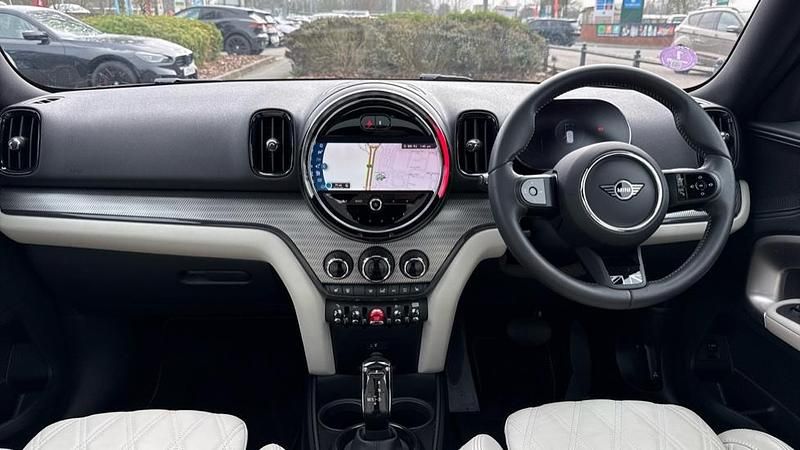 Used Mini Cooper Countryman Comfort 136 HP (100 kW) 2023 Chili red SUV