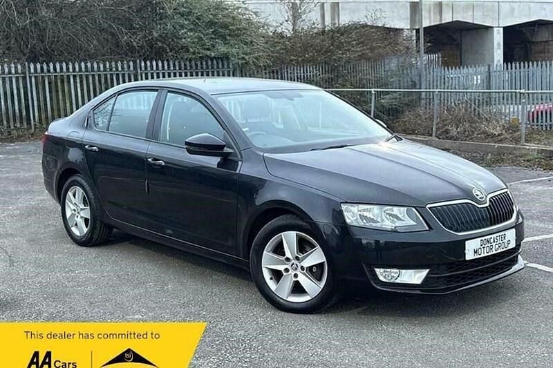 Used Skoda Octavia SE 105 HP (77 kW) 2014 Black Hatchback