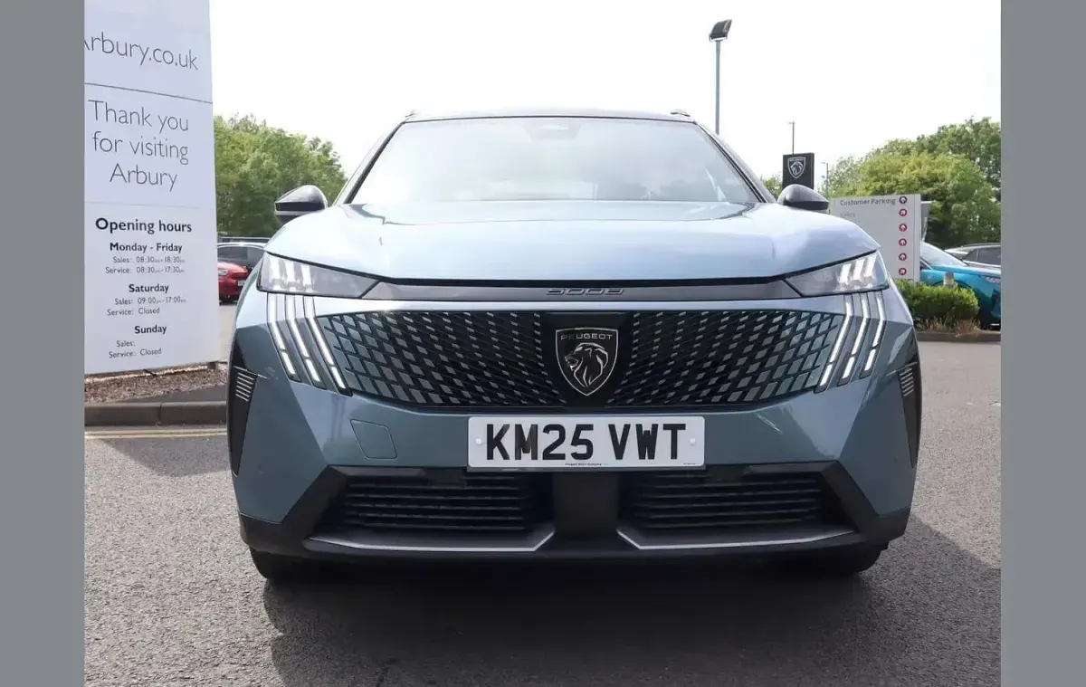 Used Peugeot 5008 GTi 134 HP (98 kW) 2025 Blue SUV