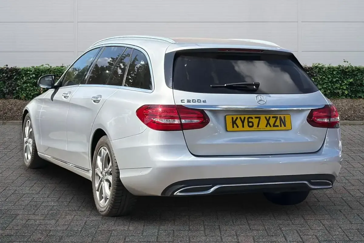 Used Mercedes C200 Premium 136 HP (100 kW) 2018 Silver Estate