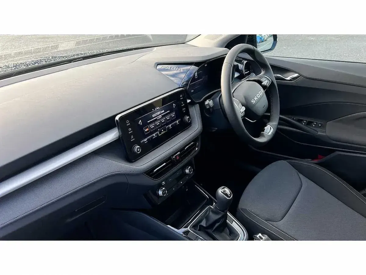 Used Skoda Fabia SE 80 HP (58 kW) 2025 Pearl  black magic Hatchback