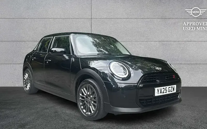 Used Mini Cooper Classic 150 kW (204 HP) 2025 Hatchback