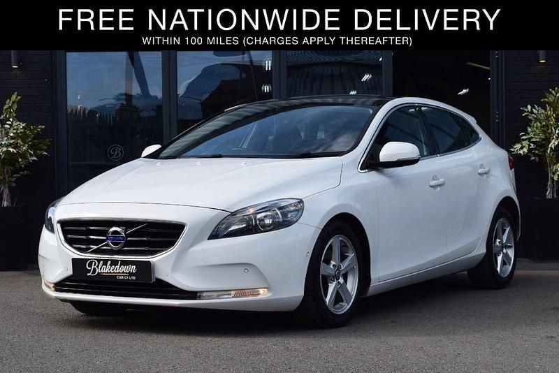 White Used 2013 Volvo V40 SE Estate | £6,999 (Fair price) - Image 1/4