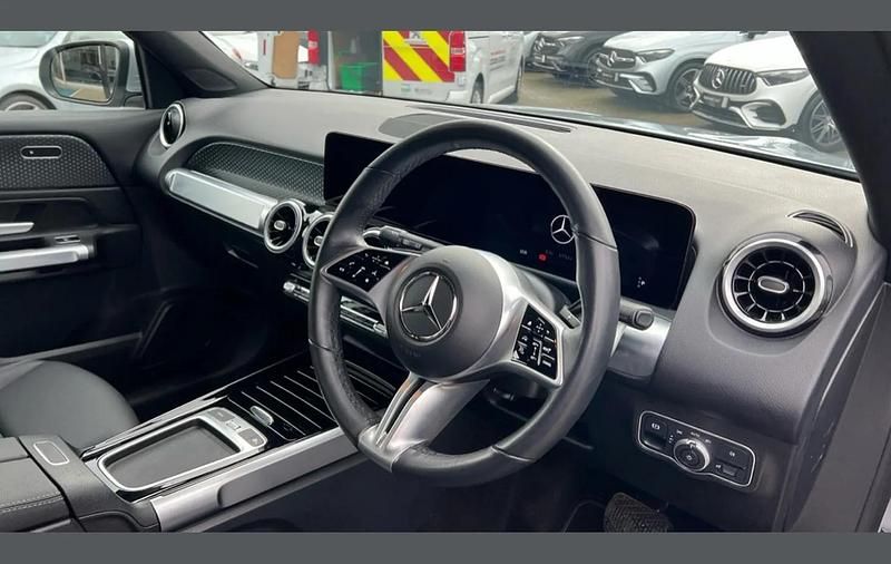 Used Mercedes GLB200 Executive 161 HP (118 kW) 2025 Silver SUV