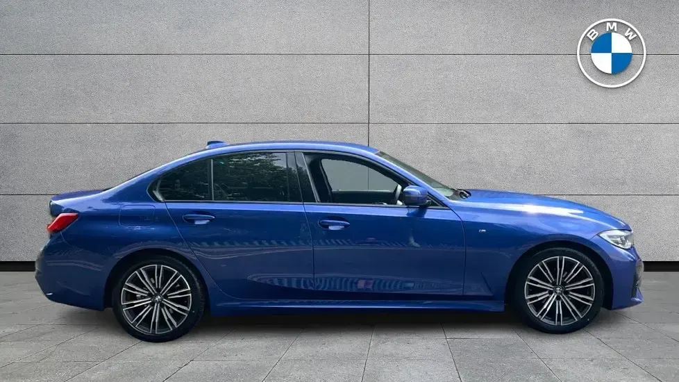 Used BMW 318 M Sport 156 HP (114 kW) 2021 Blue Sedan