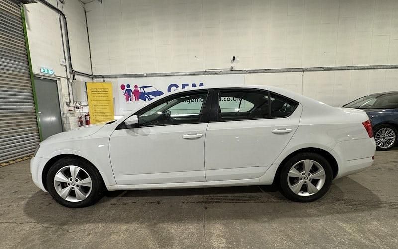 Usado Skoda Octavia GreenLine 110 HP (80 kW) 2016 Carrinha
