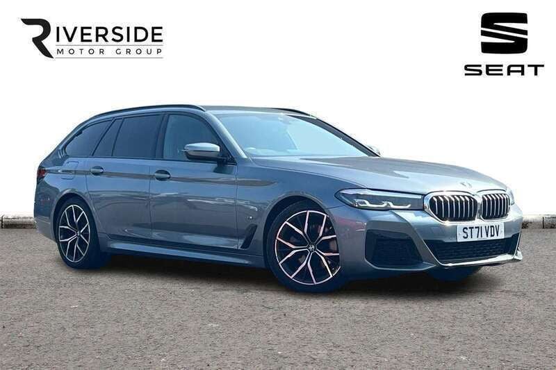 Bluestone metallic Used 2022 BMW 520 M Sport Estate | £29,490 (Good price) - Image 1/4