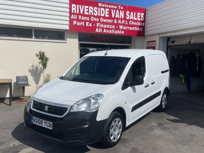White Used 2018 Peugeot Partner MPV | £5,995 (Fair price) - Image 1/4