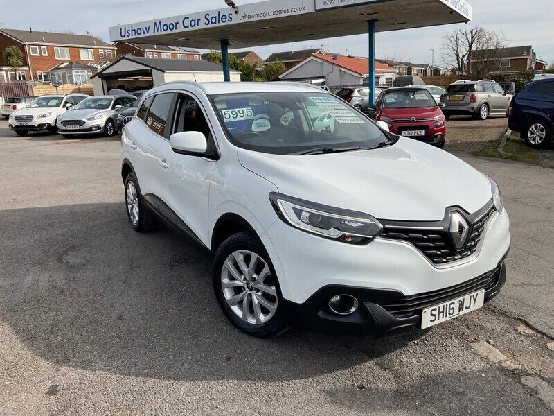 White Used 2016 Renault Kadjar Dynamique SUV | £5,995 (Fair price) - Image 1/4