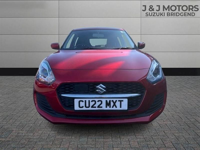 Begagnad Suzuki Swift SZ-L 83 HK (61 kW) 2022 Röd Halvkombi