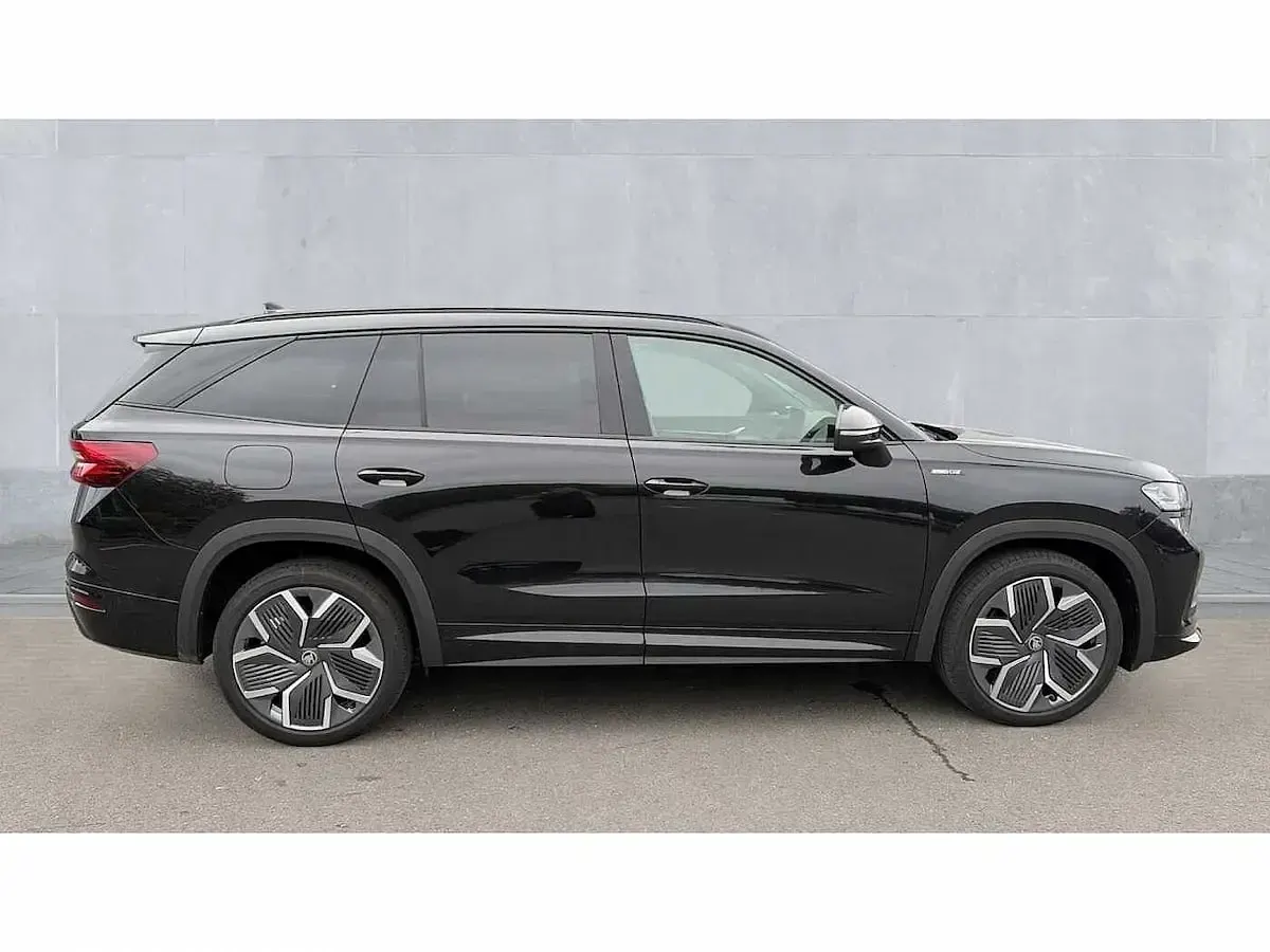 New Skoda Kodiaq SportLine 150 HP (110 kW) 2025 Black magic pearl effect SUV