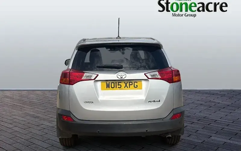 Used Toyota RAV4 124 HP (91 kW) 2015 Silver SUV
