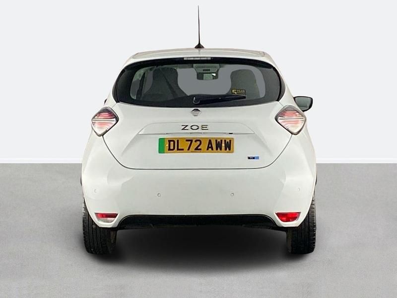 Used Renault Zoe SE 80 kW (109 HP) 2022 White Hatchback