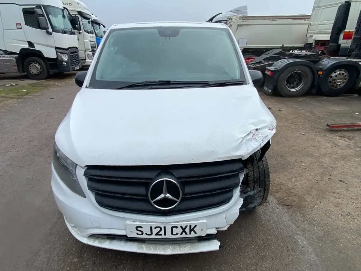 Usado Mercedes Vito 2021 Branco Van