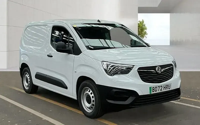 Used Vauxhall Combo 100 kW (136 HP) 2022 MPV