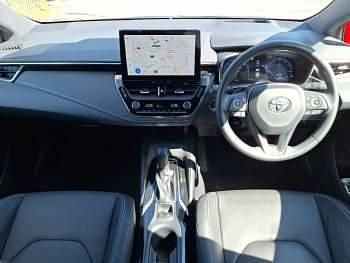 Usado Toyota Corolla 196 HP (144 kW) 2023 Vermelho Citadino