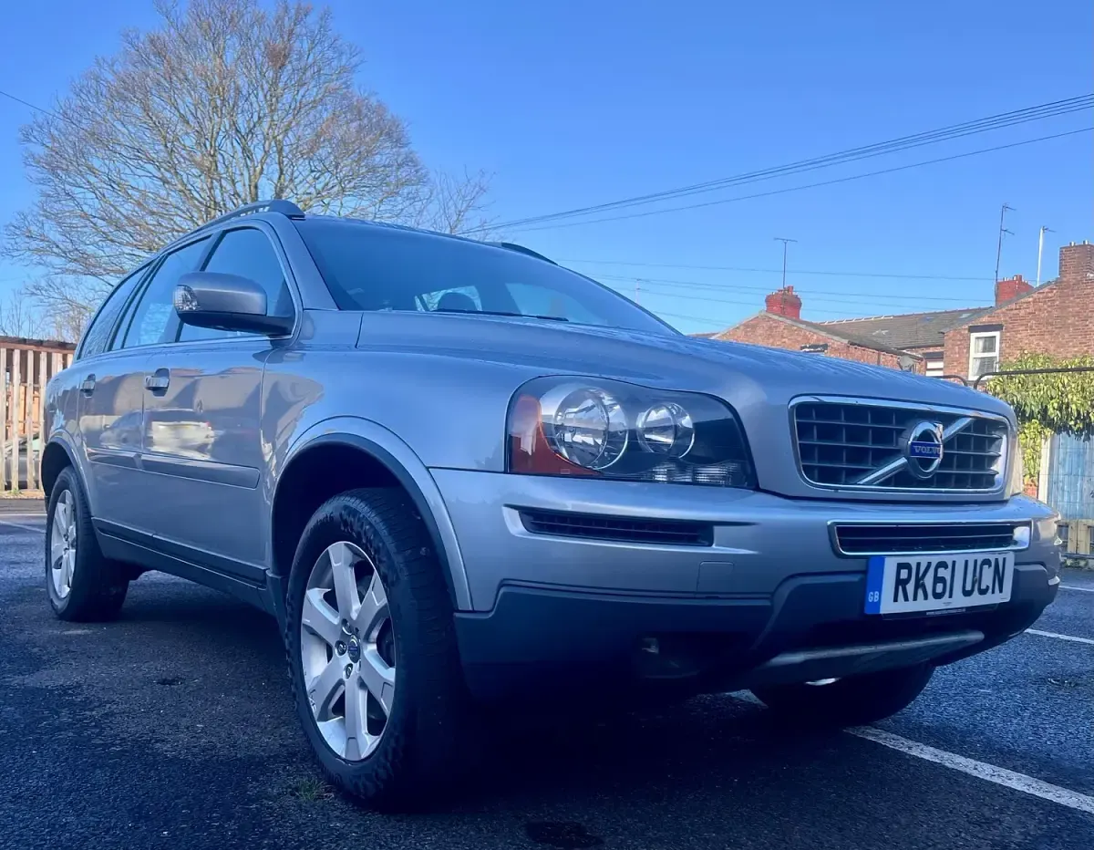 Used Volvo XC90 SE 200 HP (147 kW) 2011 Silver SUV
